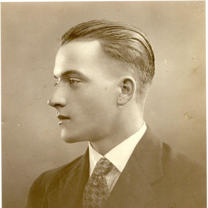 Sepia image of George Alexander age 21, face in profile.